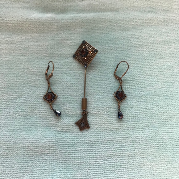 Matching stick pin and lever back earrings 🎈🥰 - Picture 5 of 5